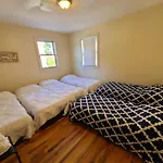 Private Bedroom Near Guest house *