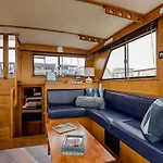 2br Spacious & Comfy 43' Yacht - Heat & Ac - On The Freedom Trail - Nights Sleep