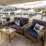 2br Spacious & Comfy 43' Yacht - Heat & Ac - On The Freedom Trail - Nights Sleep Botel Boston