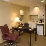 Hampton & Crosstown Center Hotel 3*