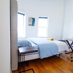 4br 1,5bh Comfy Newly Renovated Apartment