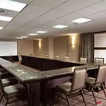 Hilton Back Bay 3*