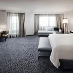 Hilton Back Bay 3*