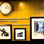 Hampton & Crosstown Center Hotel 3*