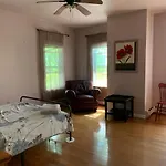 Homestay Beautiful Victorian House, Boston