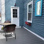 Homestay Beautiful Victorian House, Boston