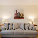 Sunny & Bright 1Br, Longwood Medical Hospitals