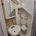 Comfy And Chic Apartment! Free Parking Boston