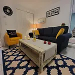Apartment Comfy And Chic Apartment! Free Parking Boston