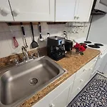 Comfy And Chic Apartment! Free Parking * Boston