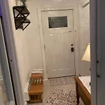 Comfy And Chic Apartment! Free Parking Boston