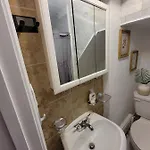 Comfy And Chic Apartment! Free Parking * Boston