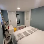 Apartment Comfy And Chic Apartment! Free Parking