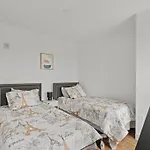 Outstanding Luxury 2Br 2Ba Apartment