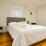 Historical Urban Oasis Holiday home
