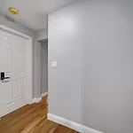 4Br1Bth South Boston Apt Perfect For Commutes