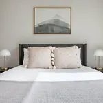 East Cambridge 2Br W Gym Wd Nr Lechmere T Bos-869