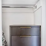 Back Bay 1Br W Wd Gym Nr Copley T Bos-123A