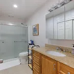 Amazing Family-friendly And Group-friendly #thebackdorch Apartment *