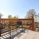 Amazing Family-friendly And Group-friendly #thebackdorch Apartment