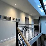 Luxurious Brighton Manor