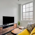 Lovely Studio In Boston Near Metro Pet-Friendly
