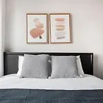 Downtown 1br W Luxury Amenities Rooftop Views Bos-507