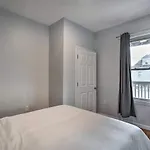 Astonishing 4br Bright *apt With Modern Amenities! Apartment *