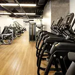 Back Bay W Gym Wd Nr Restaurants Bos-867