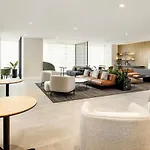 Back Bay W Gym Wd Nr Restaurants Bos-867 * Boston