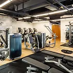 Back Bay W Gym Wd Nr Restaurants Bos-867 *
