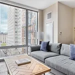 Back Bay W Gym Wd Nr Restaurants Bos-867 *