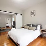 2 Bedroom Close To And Cambridge With Free Parkings Apartment Boston