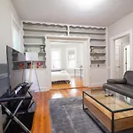 2 Bedroom Close To And Cambridge With Free Parkings Apartment *