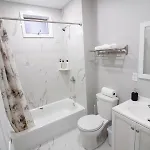 2 Bedroom Close To And Cambridge With Free Parkings *