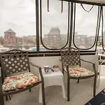 Sea Pearl Yacht Botel Boston