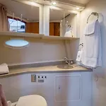Sea Pearl Yacht Botel