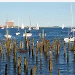 Apartment Harbor Views Modern North End Free Parking! *