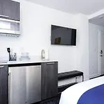 Modern In Historic - Garden Unit #1 *