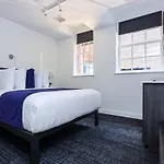 Modern In Historic - Garden Unit #1
