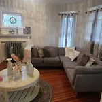 Modern Haven ,your Stylish Retreat Apartment Boston