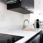 Stylish In Historic - Unit #406 Apartment