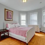 Apartment New! Near Mbta, 3 Mi To Fenway!