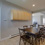New! Near Mbta, 3 Mi To Fenway! Apartment