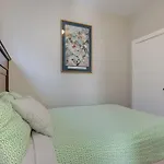 New! Near Mbta, 3 Mi To Fenway! Apartment Boston