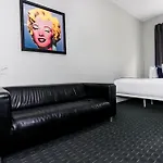 Stylish Studio On Newbury St #3