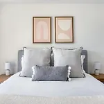 Back Bay W Gym Nr Newbury St Bos-459 Apartment