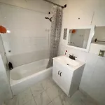 Private Bedroom Near Guest house *