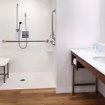 Hampton By Hilton At The Seaport District Hotel Boston