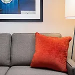 Homewood By Hilton Seaport District Hotel 3*
